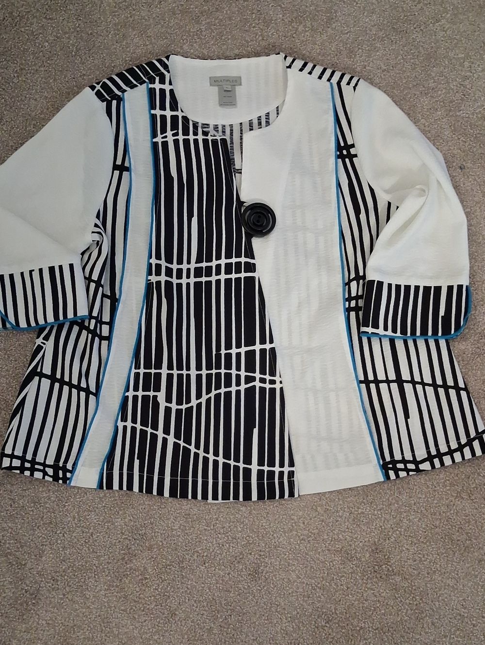 Multiples Never Worn Black and White Abstract A-line Open-Front Top. PL